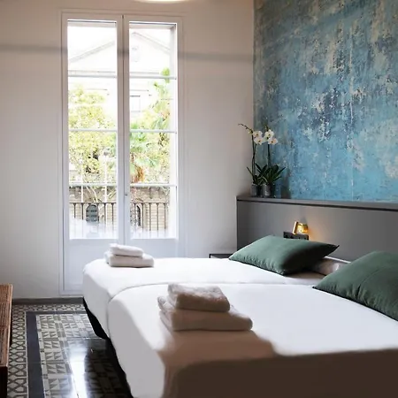 Factory Gardens Hotel *